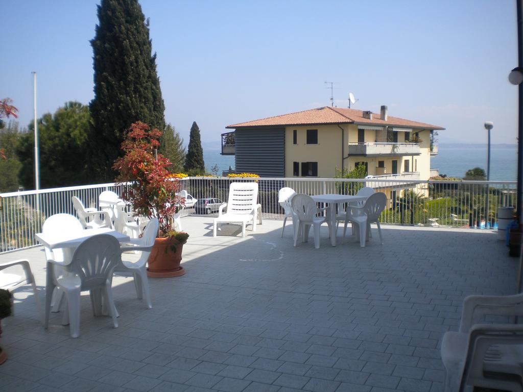 Residence Poggio Al Lago Sirmione Room photo